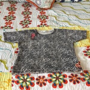 Valerie Steven’s leopard print shortsleeve sweater w/ floral appliqué. Sz M